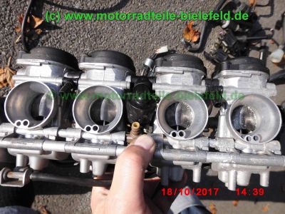 Yamaha_FZS600_Fazer_RJ02_rot_zerlegt_-_Ersatzteile_Teile_parts_spares_spare-parts_ricambi_repuestos_wie_FZ1_FZ6_FZR600R_YZF600R-173.jpg