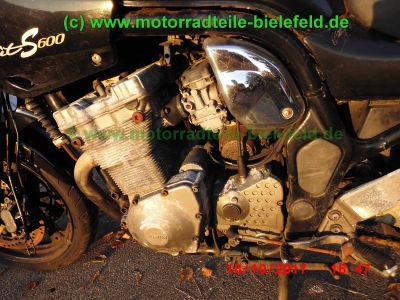 Suzuki_GSF600S_Bandit_GN77B_schwarz_GIVI-Koffertraeger_Gepaecksystem_-_Ersatzteile_Teile_parts_spares_spare-parts_ricambi_repuestos_wie_WVA8_GSX_600_750_F_GN72B_GR78A_GSF_1200_WVA9_GV75A-32.jpg