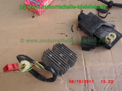 Honda_NX650_Dominator_RD08_zerlegt_blau-grau_RFVC_Motor_-_Ersatzteile_Teile_parts_spares_spare-parts_ricambi_repuestos_wie_RD02_-155.jpg