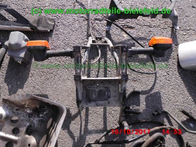 Honda_NX650_Dominator_RD08_zerlegt_blau-grau_RFVC_Motor_-_Ersatzteile_Teile_parts_spares_spare-parts_ricambi_repuestos_wie_RD02_-64.jpg