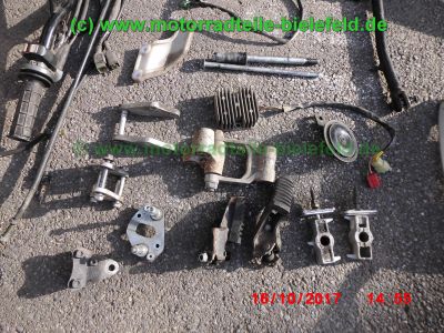 Honda_NX650_Dominator_RD08_zerlegt_blau-grau_RFVC_Motor_-_Ersatzteile_Teile_parts_spares_spare-parts_ricambi_repuestos_wie_RD02_-87.jpg