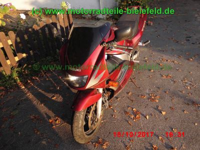 Suzuki_RF900R_GT73A_rot_55tkm_unfallfrei_Marving_Carboniox_4-1_Auspuff_Lucas_Sport-Fussrasten-4.jpg