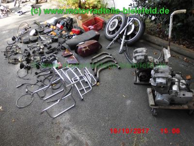Yamaha_XS400_2A2_zerlegt_2x_SOHC_Motor_Koffertraeger_Gepaecktraeger_-_Teile_Ersatzteile_parts_spares_spare-parts_ricambi_repuestos_wie_3N7_4G5_XS_250_360_1U4_1U5-3.jpg