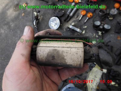 Yamaha_XS400_2A2_zerlegt_2x_SOHC_Motor_Koffertraeger_Gepaecktraeger_-_Teile_Ersatzteile_parts_spares_spare-parts_ricambi_repuestos_wie_3N7_4G5_XS_250_360_1U4_1U5-30.jpg
