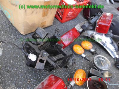 Yamaha_XS400_2A2_zerlegt_2x_SOHC_Motor_Koffertraeger_Gepaecktraeger_-_Teile_Ersatzteile_parts_spares_spare-parts_ricambi_repuestos_wie_3N7_4G5_XS_250_360_1U4_1U5-42.jpg
