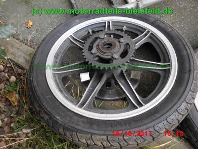 Yamaha_XS400_2A2_zerlegt_2x_SOHC_Motor_Koffertraeger_Gepaecktraeger_-_Teile_Ersatzteile_parts_spares_spare-parts_ricambi_repuestos_wie_3N7_4G5_XS_250_360_1U4_1U5-65.jpg