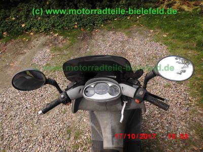 Yamaha_YP125_Majesty_SE06_grau_-_Ersatzteile_Teile_parts_spares_spare-parts_ricambi_repuestos_wie_Cygnus_Maxster_SE03_SE05_MBK_Skyliner_125_SE02_SE06_Flame_Thunder_-29.jpg