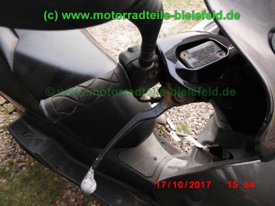 Yamaha_YP125_Majesty_SE06_grau_-_Ersatzteile_Teile_parts_spares_spare-parts_ricambi_repuestos_wie_Cygnus_Maxster_SE03_SE05_MBK_Skyliner_125_SE02_SE06_Flame_Thunder_-36.jpg