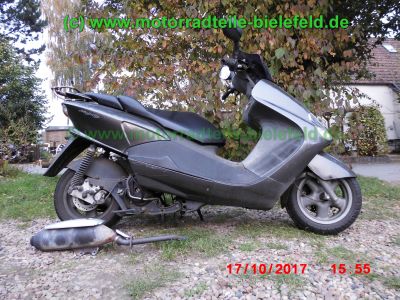 Yamaha_YP125_Majesty_SE06_grau_-_Ersatzteile_Teile_parts_spares_spare-parts_ricambi_repuestos_wie_Cygnus_Maxster_SE03_SE05_MBK_Skyliner_125_SE02_SE06_Flame_Thunder_-38.jpg