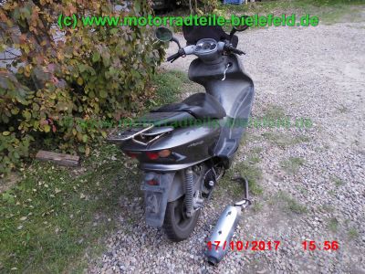 Yamaha_YP125_Majesty_SE06_grau_-_Ersatzteile_Teile_parts_spares_spare-parts_ricambi_repuestos_wie_Cygnus_Maxster_SE03_SE05_MBK_Skyliner_125_SE02_SE06_Flame_Thunder_-43.jpg