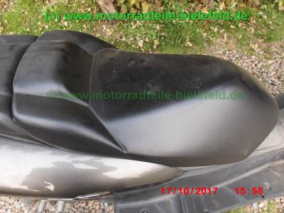 Yamaha_YP125_Majesty_SE06_grau_-_Ersatzteile_Teile_parts_spares_spare-parts_ricambi_repuestos_wie_Cygnus_Maxster_SE03_SE05_MBK_Skyliner_125_SE02_SE06_Flame_Thunder_-52.jpg