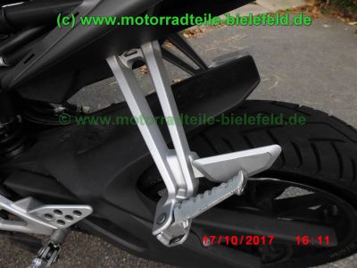 Yamaha_YZF-R125_ABS_RE11_EZ_2016_–_5D7_Ersatzteile_Teile_parts_spares_spare-parts_ricambi_repuestos_wie_YZFR125_RE06_ab_2008-25.jpg