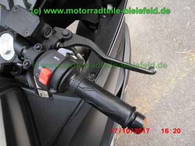 Yamaha_YZF-R125_ABS_RE11_EZ_2016_–_5D7_Ersatzteile_Teile_parts_spares_spare-parts_ricambi_repuestos_wie_YZFR125_RE06_ab_2008-83.jpg