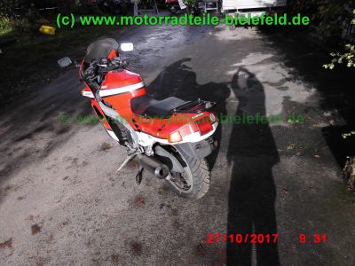 Kawasaki_ZX-10_Tomcat_ZXT00B_rot-weiss_139PS_260kmh_unverbastelt_original_Auspuff_KHI_K177_Gepaecktraeger_–_Technik_wie_GPZ1000RX_ZXT00A_GPZ900R_ZX900A-3.jpg