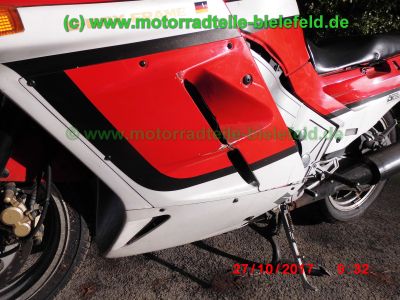 Kawasaki_ZX-10_Tomcat_ZXT00B_rot-weiss_139PS_260kmh_unverbastelt_original_Auspuff_KHI_K177_Gepaecktraeger_–_Technik_wie_GPZ1000RX_ZXT00A_GPZ900R_ZX900A-8.jpg