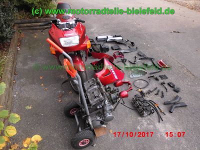 Kawasaki_ZZR600_ZX600D_rot_teilzerlegt_-_Ersatzteile_Teile_parts_spares_spare-parts_ricambi_repuestos_wie_ZZ-R_600_ZX600E_1100_ZXT10_C_D-5.jpg
