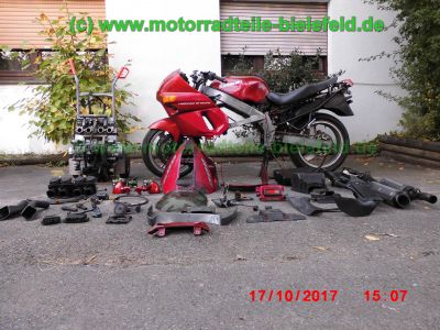 Kawasaki_ZZR600_ZX600D_rot_teilzerlegt_-_Ersatzteile_Teile_parts_spares_spare-parts_ricambi_repuestos_wie_ZZ-R_600_ZX600E_1100_ZXT10_C_D-6.jpg
