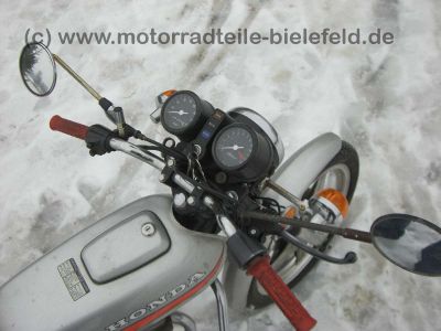 Honda_CB_125_CB125_T_T2_125T2_CB125T2_silber_Verkleidung_59.jpg
