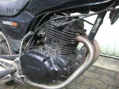 Honda_CB_250_CB250_RS_250RS_CB250RS_schwarzblau_Deluxe_MC02_vgl__CL_250S_MD04_107.jpg