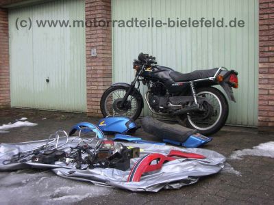 Honda_CB_250_CB250_RS_250RS_CB250RS_schwarzblau_Deluxe_MC02_vgl__CL_250S_MD04_4.jpg