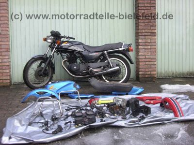 Honda_CB_250_CB250_RS_250RS_CB250RS_schwarzblau_Deluxe_MC02_vgl__CL_250S_MD04_5.jpg