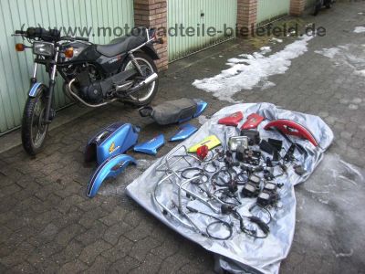 Honda_CB_250_CB250_RS_250RS_CB250RS_schwarzblau_Deluxe_MC02_vgl__CL_250S_MD04_7.jpg