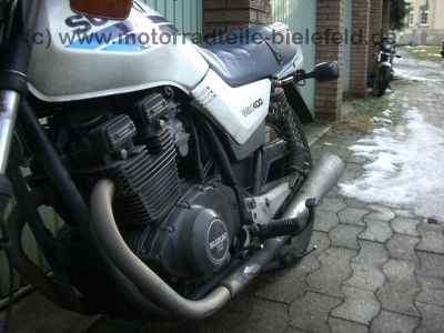 Suzuki_GSX_250_400_GSX400_E_S_weissblau_400E_400S_GK53C_GK_53_C_64.jpg