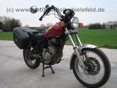 Suzuki_GN400_rot_GN_250_400_Koffersystem_Koffer_GIVI_35.jpg