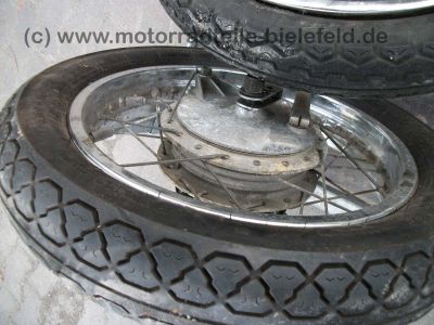 Suzuki_GN400_rot_GN_250_400_Koffersystem_Koffer_GIVI_8.jpg
