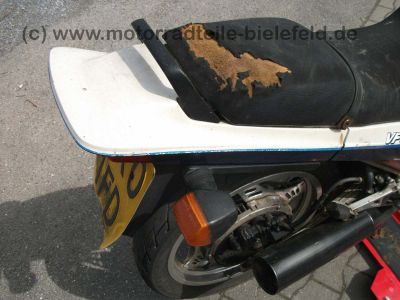 Honda_VF400F_blau_NC13_VF_400_500_700_750_Interceptor_14.jpg