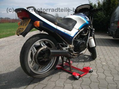 Honda_VF400F_blau_NC13_VF_400_500_700_750_Interceptor_3.jpg