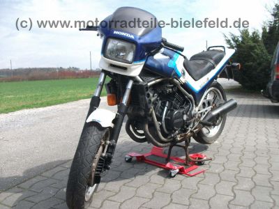Honda_VF400F_blau_NC13_VF_400_500_700_750_Interceptor_33.jpg