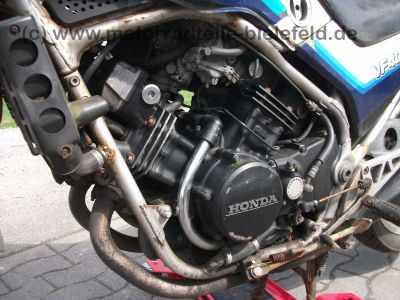 Honda_VF400F_blau_NC13_VF_400_500_700_750_Interceptor_43.jpg