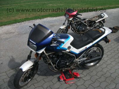 Honda_VF400F_blau_NC13_VF_400_500_700_750_Interceptor_53.jpg