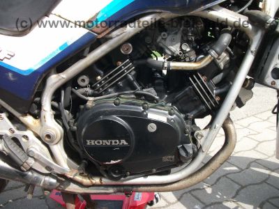 Honda_VF400F_blau_NC13_VF_400_500_700_750_Interceptor_9.jpg