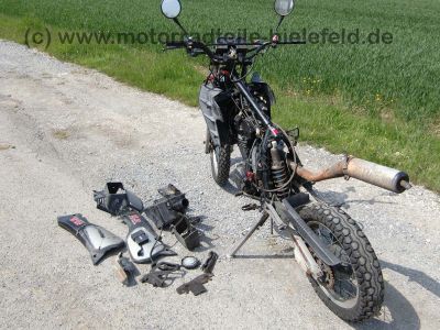 Kawasaki_KLR600E_KL600B_KLR_KL_250_600_650_KLR250_KLR600_KLR650_A_B_C_D_SEBRING_Auspuff_6.jpg