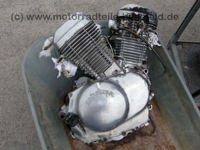 Honda_VT600C_Shadow_VLX_US_Modell_PC21_PC_21_weinrot_zerlegt_VT_600_VT600_C_600C__Motor_Rahmen_Tank_3.jpg
