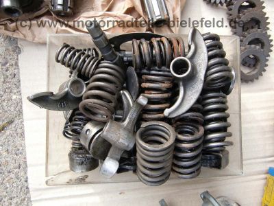 Honda_CJ_CB_250_350_360_CB250_CB350_K_250K_350K_Motor_zerlegt_10.jpg