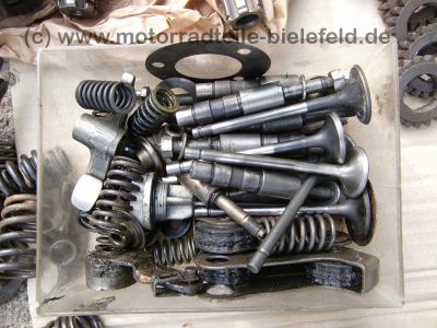 Honda_CJ_CB_250_350_360_CB250_CB350_K_250K_350K_Motor_zerlegt_12.jpg