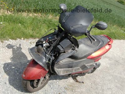 Yamaha_YP125_Majesty_rot_SE02_wie_MBK_Skyliner_YP_XC_125_R_D_125D_125R_22.jpg