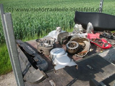 Honda_CG_125_CG125_JC27__rot_teilzerlegt_neue_Motorteile_CB_CBF_CBZ_CBX_125_8.jpg