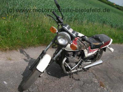Suzuki_GSX400E_GK53C_weissrot_GS_GSX_250_400_GSX250_GSX400_E_250E_400E_GS25x_GS40x_GK_53_C_4_.jpg