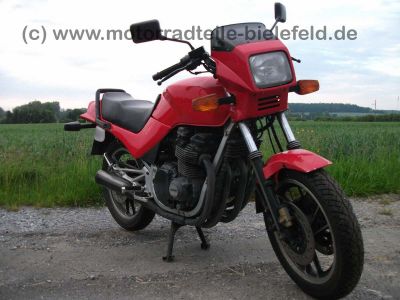 Suzuki_GSX550ES_GN71D_GSX550_GSX_550E_550ES_550EF_500_550_600_750_E_ES_EF_feuerwehrrot_42_.jpg