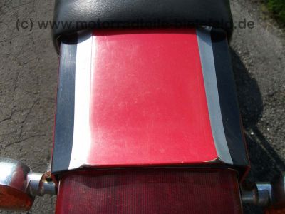 Kawasaki_KZ400J_rot_nackt_Giuliari_Sitzbank_KZ_Z_GPZ_305_400_500_550_750_37_.jpg