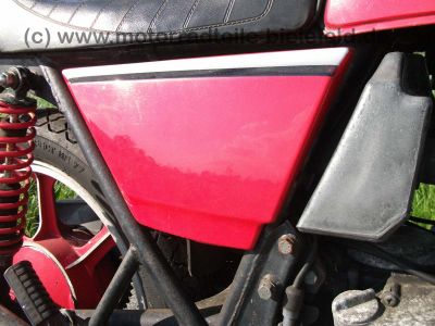Kawasaki_KZ400J_rot_nackt_Giuliari_Sitzbank_KZ_Z_GPZ_305_400_500_550_750_57_.jpg