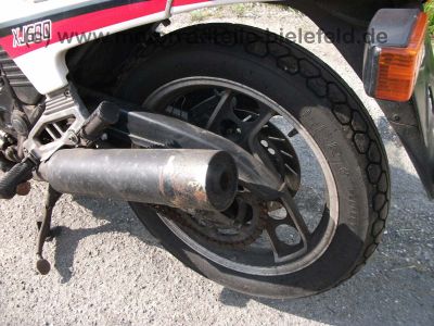 Yamaha_XJ600_51J_weiss_rot_Anlasser_defekt_Tankdelle_XJ_400_500_550_600_700_750_Maxim_Seca_13.jpg