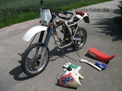 Honda_XR600R_PE04_Arrow_Auspuff_Einzelvergaser_XL_XR_250_400_600_650_XR400_XR600_R_L_400R_600R_105.jpg