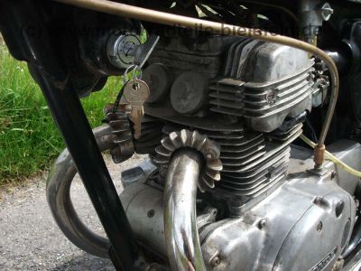 Honda_CB125K_disc_CB_125_CB125_K_K5_T_T2_125K_125K5_schwarz_35_.jpg