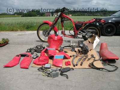 Honda_NX650_Dominator_RD02_rot_ohne_Motor_NX_XR_SLR_650_RD06_RD08_RD09_Ersatzteile_1_.jpg