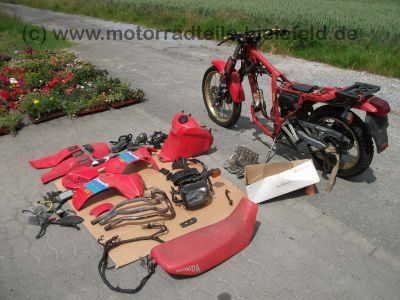 Honda_NX650_Dominator_RD02_rot_ohne_Motor_NX_XR_SLR_650_RD06_RD08_RD09_Ersatzteile_5_.jpg